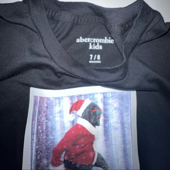 A&f Christmas Hologram shirt - Picture 3 of 5